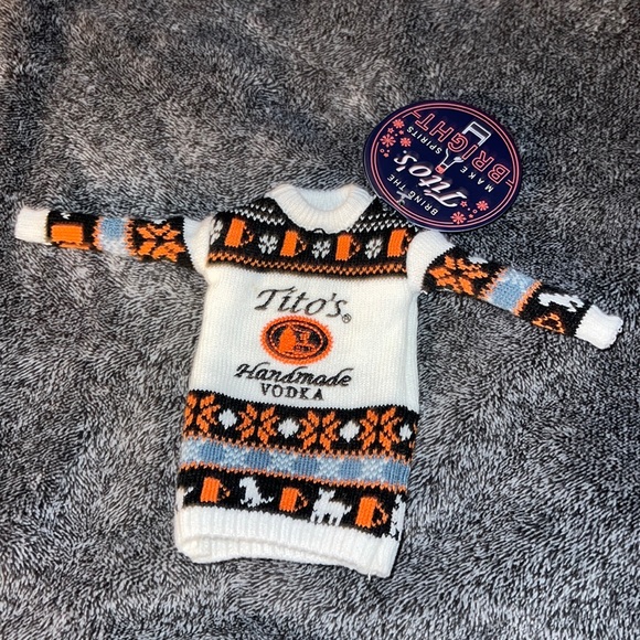 Tito’s Handmade Vodka Bottle Holiday Christmas Sweater Bottle Koozie with tag - Picture 3 of 7
